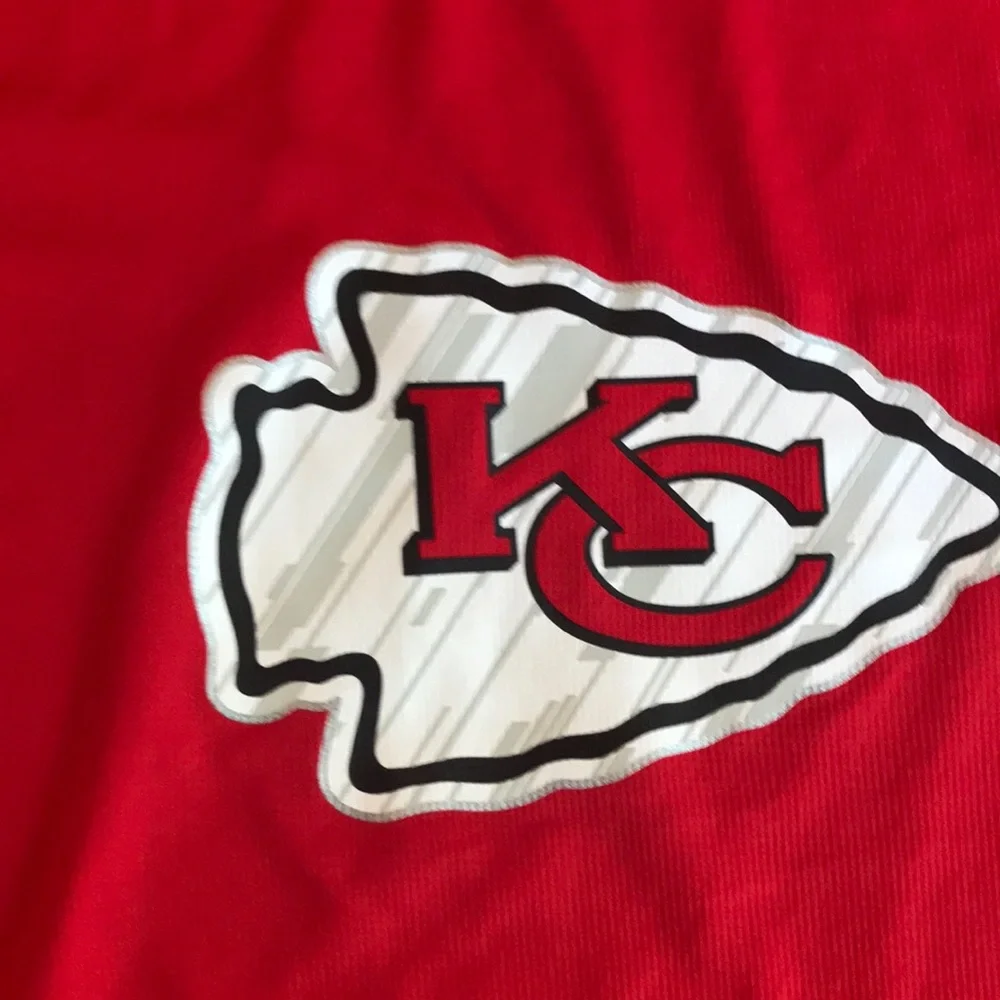 Red KC Chiefs/ NFL  XL Cool Base Short Sleeve Shirt 🏈❤️ - Picture 2 of 5